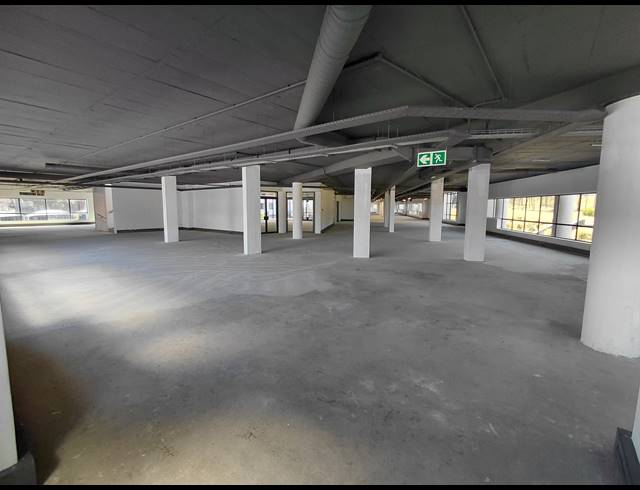 3,688M² OFFICE TO LET IN VORNA VALLEY